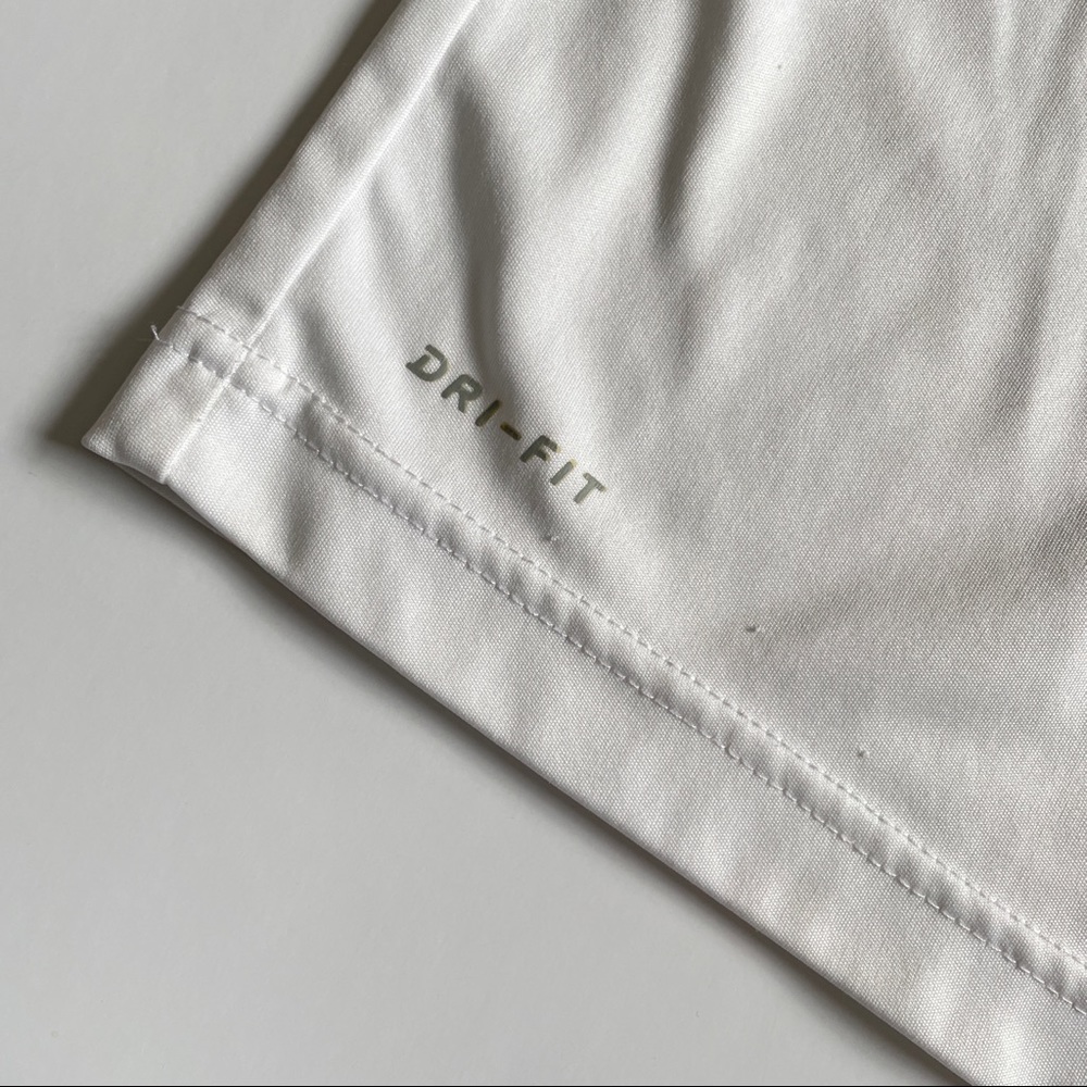 Nike tee - Picture 2 of 5